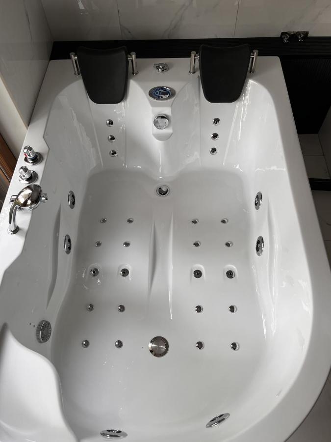 Jacuzzi Rakowicka Top Apartments Краков Экстерьер фото